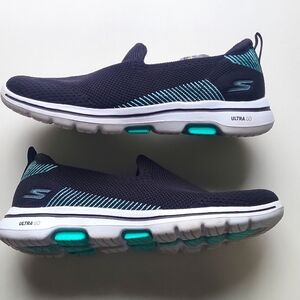 Skechers Black/Teal Slip-on Sneakers, 8M